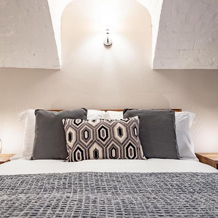 Host & Stay - Shaw Street Basement Вустер Экстерьер фото