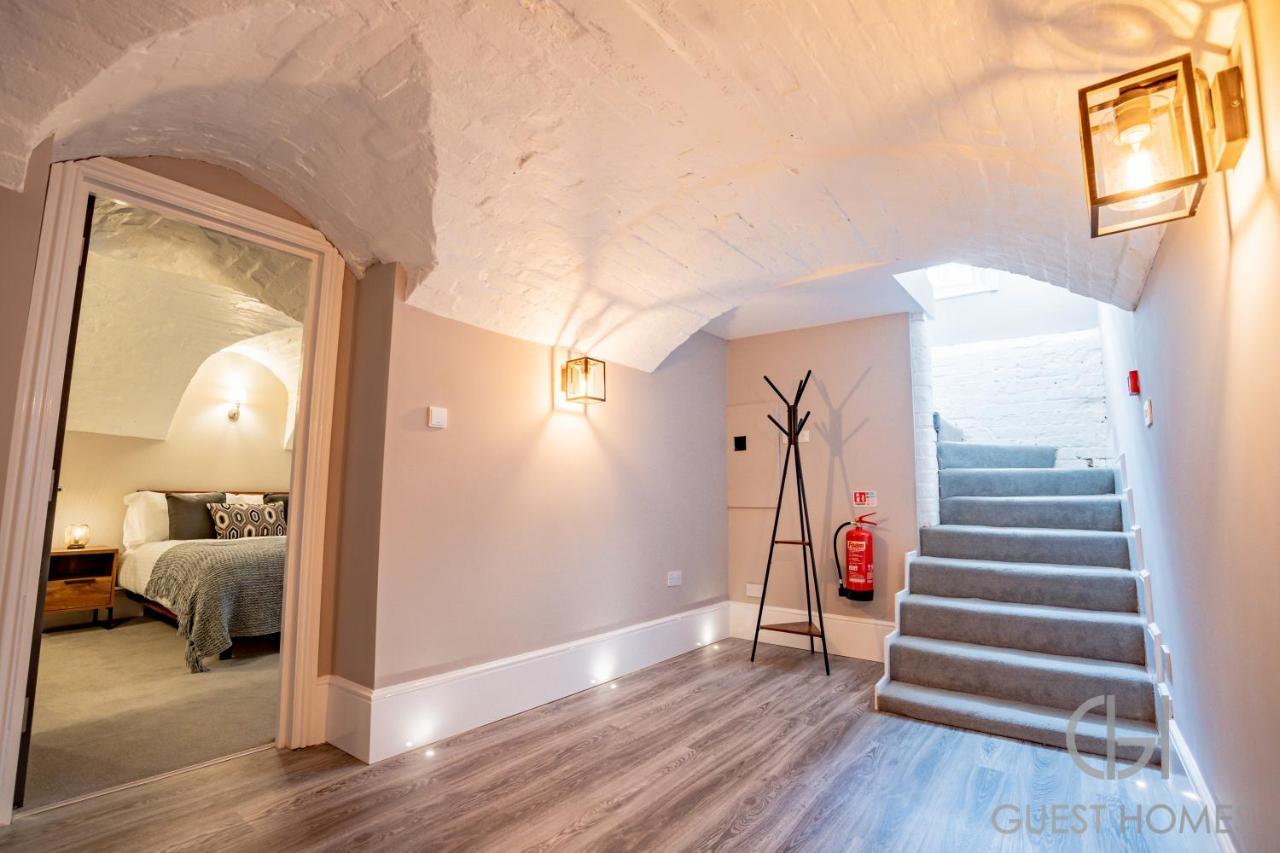Host & Stay - Shaw Street Basement Вустер Экстерьер фото
