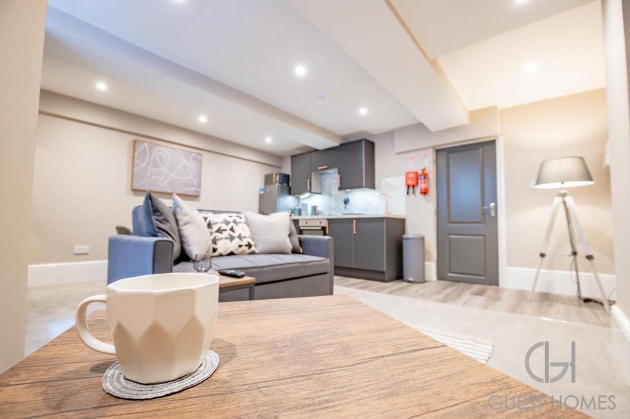 Host & Stay - Shaw Street Basement Вустер Экстерьер фото
