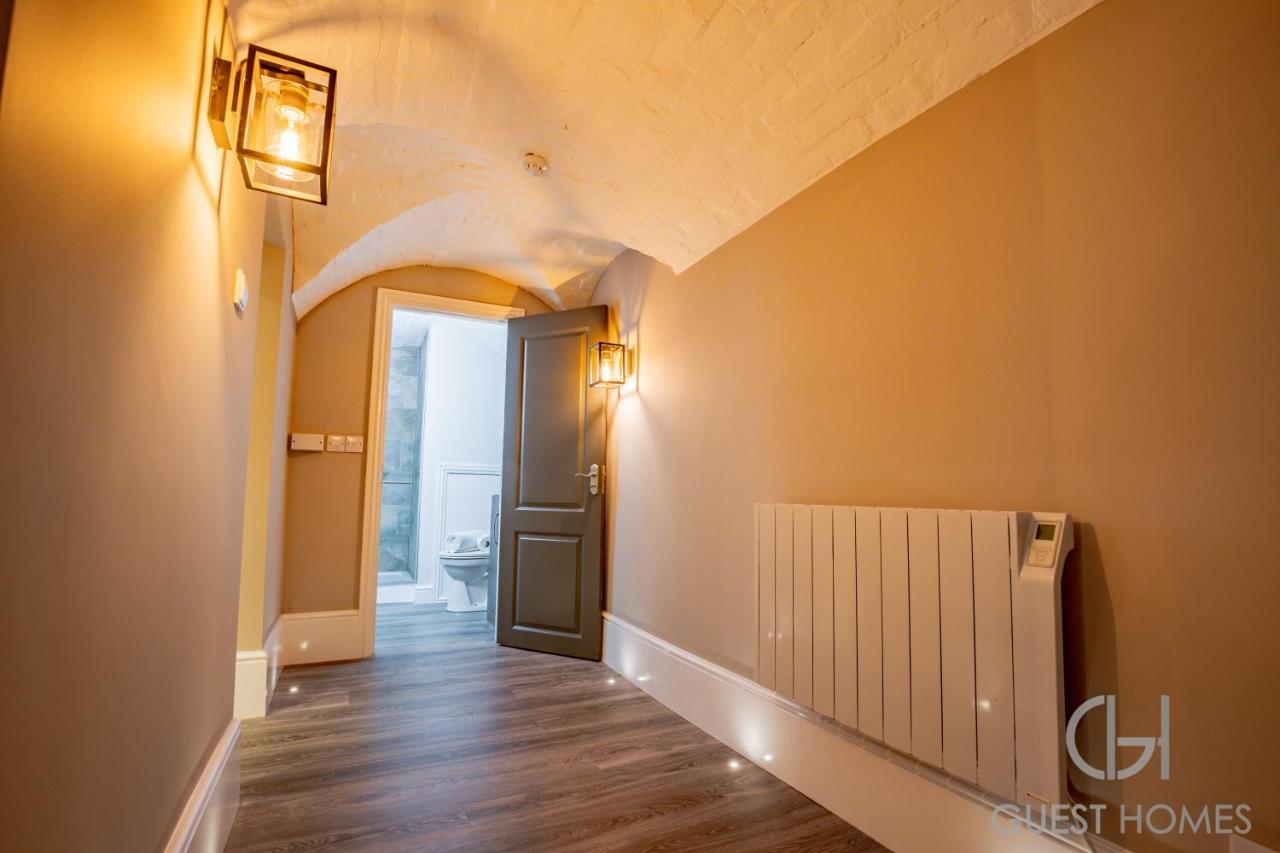 Host & Stay - Shaw Street Basement Вустер Экстерьер фото