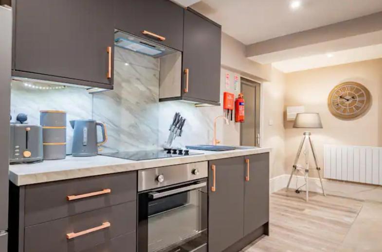 Host & Stay - Shaw Street Basement Вустер Экстерьер фото