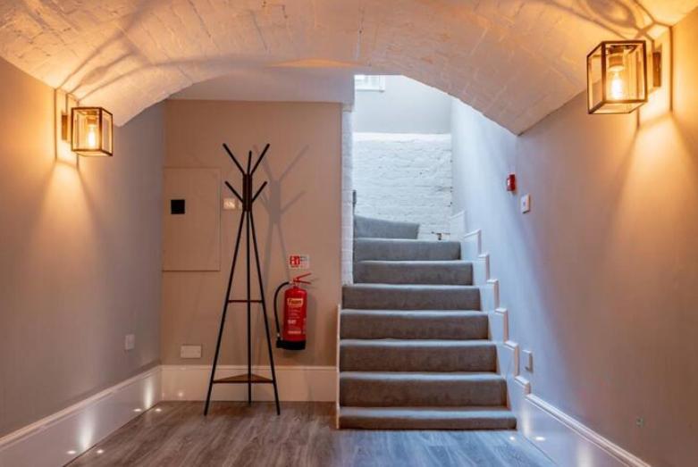 Host & Stay - Shaw Street Basement Вустер Экстерьер фото
